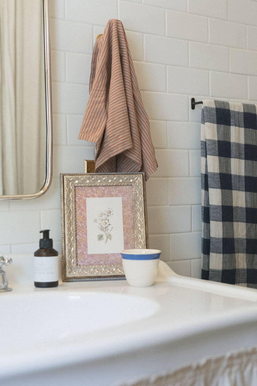 Daisies on Pattern Framed Antique Art - 8x10